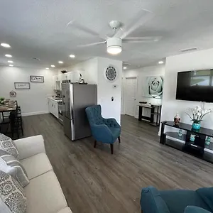 Incredible Comfortable Near The Airport And Beaches , Tampa United States